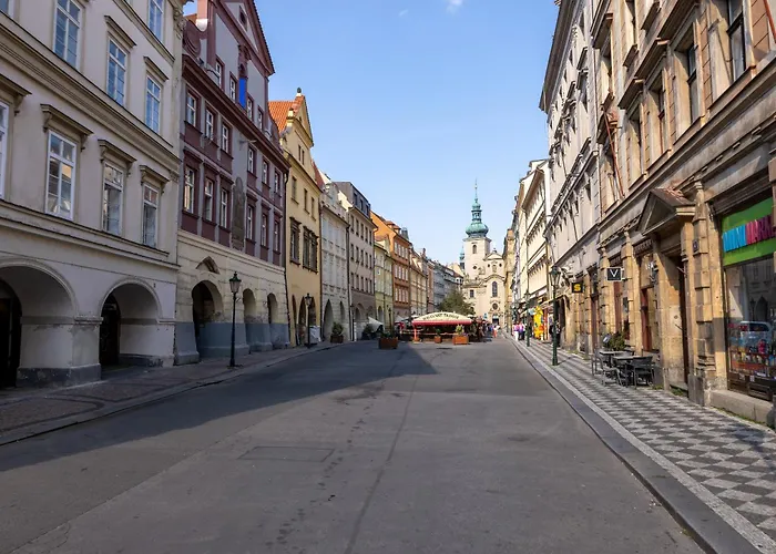 Luxury 2 Bedroom Apartment With Ac In The Old Town